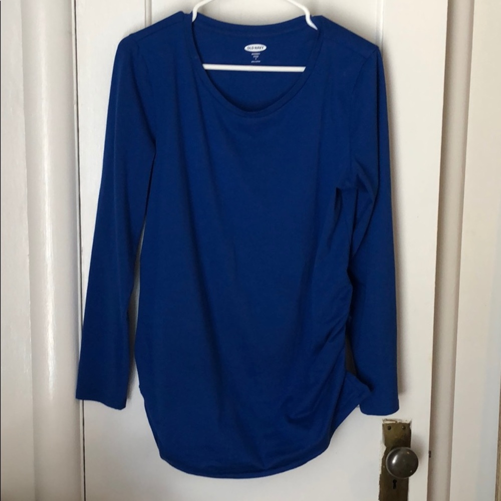 Long sleeve fitted maternity shirt